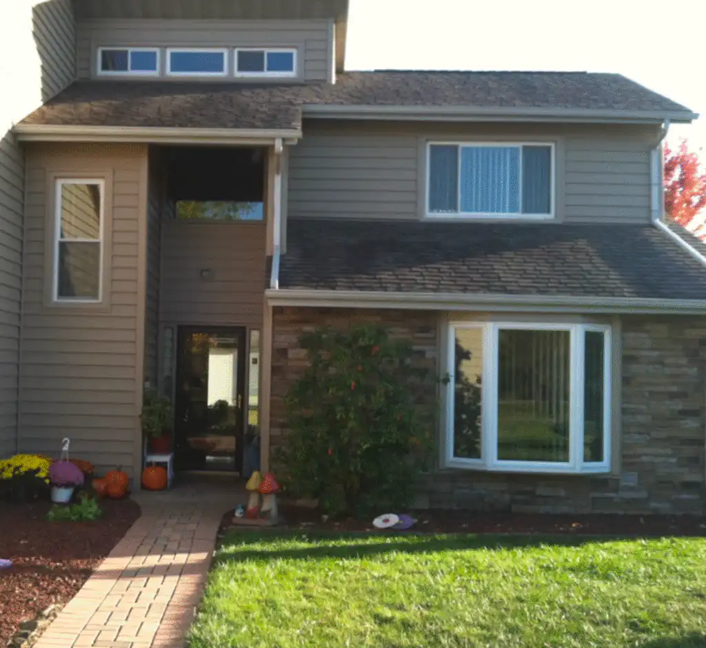 Home bow window installation in Chicago, IL